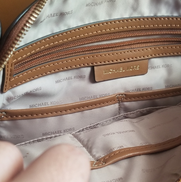 Sold on Vinted. Michael kors purse - Picture 3 of 4